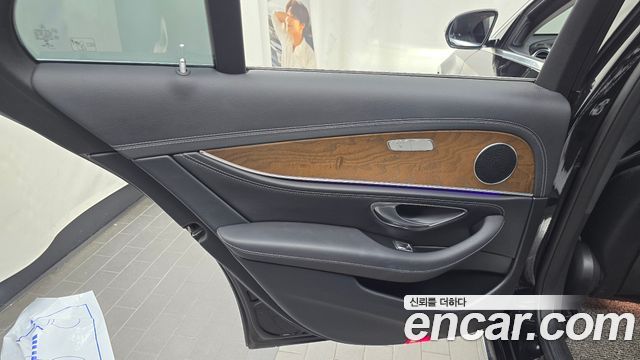 Mercedes-Benz E-Class E220d Exclusive