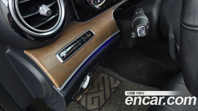Mercedes-Benz E-Class E220d Exclusive