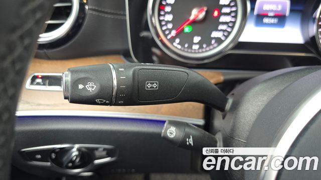 Mercedes-Benz E-Class E220d Exclusive