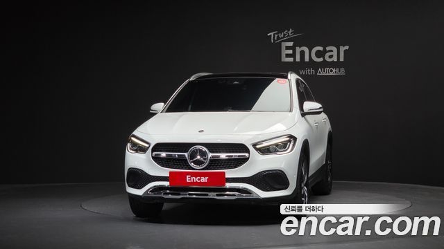 Mercedes-Benz GLA-Class GLA220