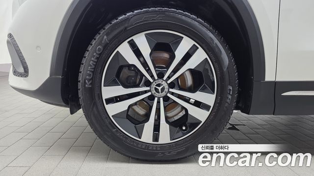 Mercedes-Benz GLA-Class GLA220