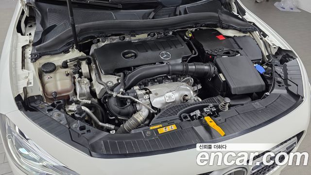 Mercedes-Benz GLA-Class GLA220