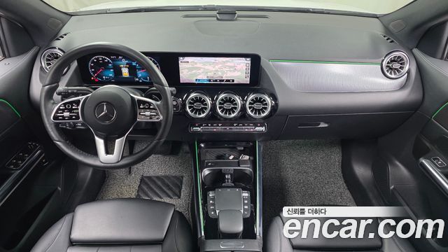 Mercedes-Benz GLA-Class GLA220