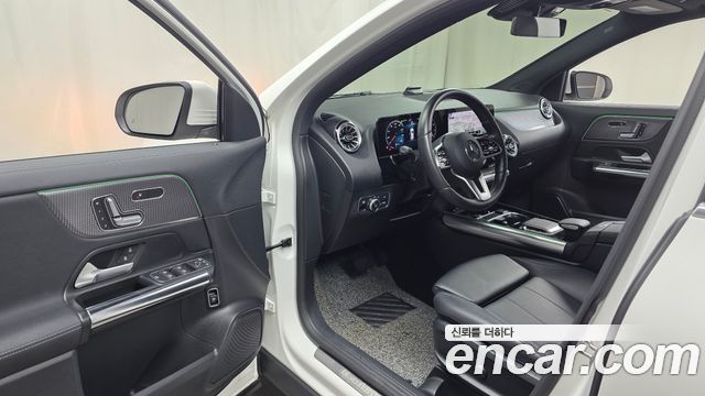 Mercedes-Benz GLA-Class GLA220