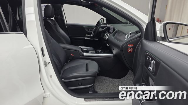 Mercedes-Benz GLA-Class GLA220