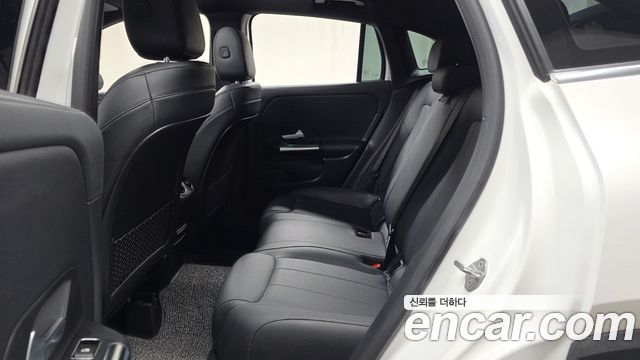 Mercedes-Benz GLA-Class GLA220