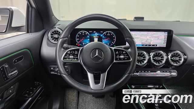 Mercedes-Benz GLA-Class GLA220