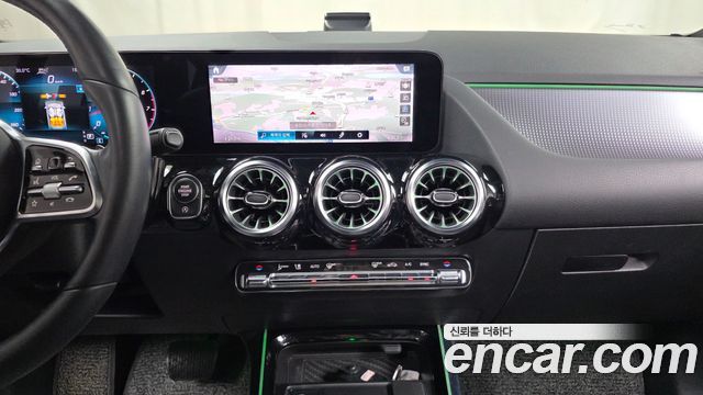 Mercedes-Benz GLA-Class GLA220