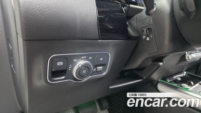 Mercedes-Benz GLA-Class GLA220