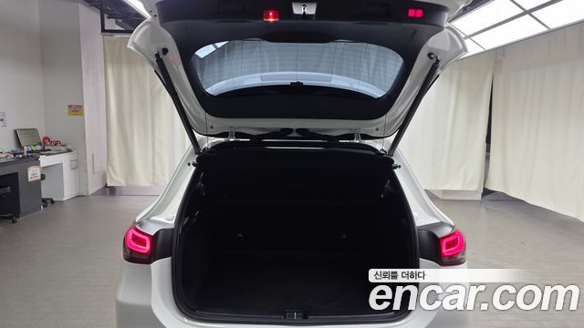 Mercedes-Benz GLA-Class GLA220