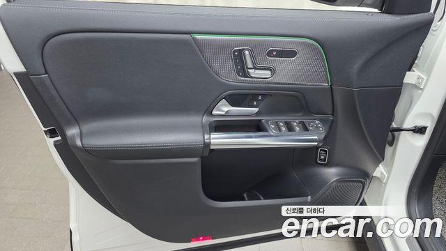 Mercedes-Benz GLA-Class GLA220