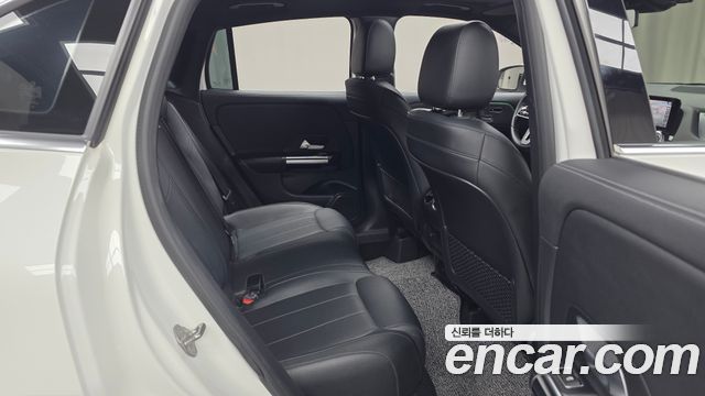 Mercedes-Benz GLA-Class GLA220