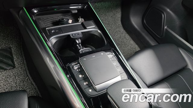 Mercedes-Benz GLA-Class GLA220