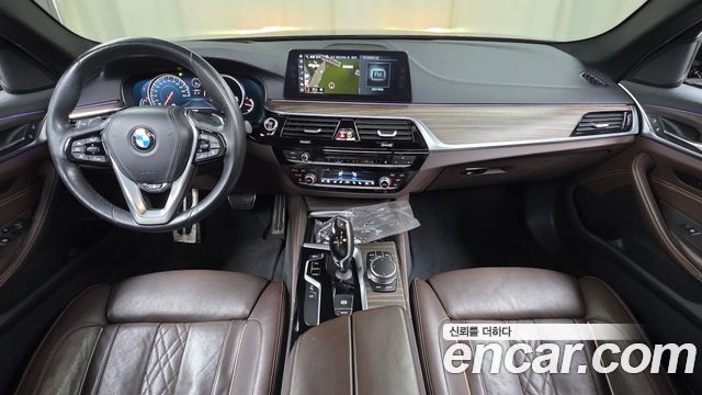BMW 5-Series 530i xDrive M Sport Package Plus