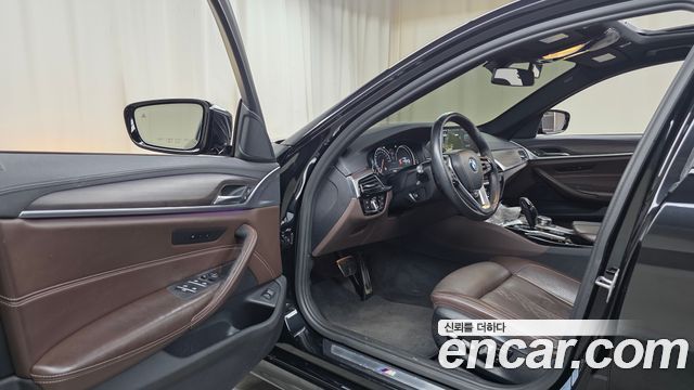 BMW 5-Series 530i xDrive M Sport Package Plus
