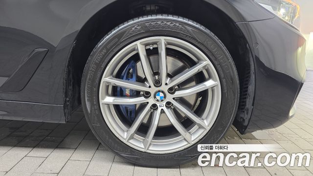 BMW 5-Series 530i xDrive M Sport Package Plus