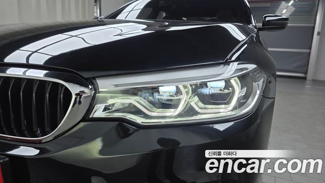 BMW 5-Series 530i xDrive M Sport Package Plus