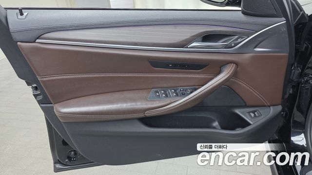 BMW 5-Series 530i xDrive M Sport Package Plus
