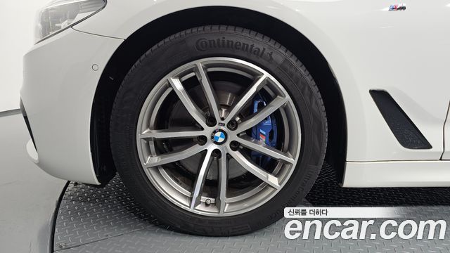 BMW 5-Series 530i xDrive M Sport Package Plus