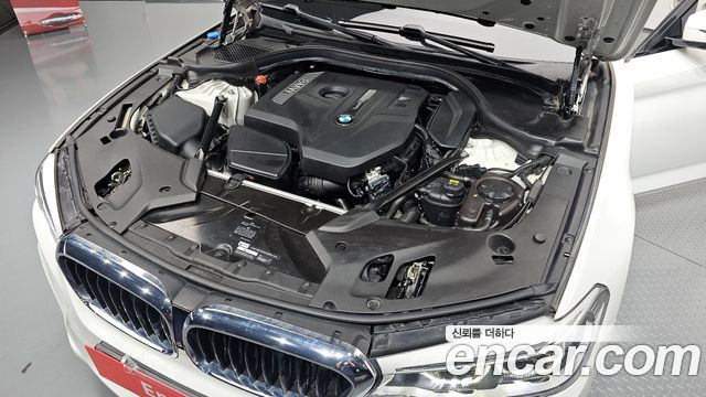 BMW 5-Series 530i xDrive M Sport Package Plus