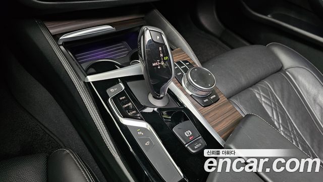 BMW 5-Series 530i xDrive M Sport Package Plus
