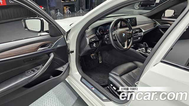 BMW 5-Series 530i xDrive M Sport Package Plus