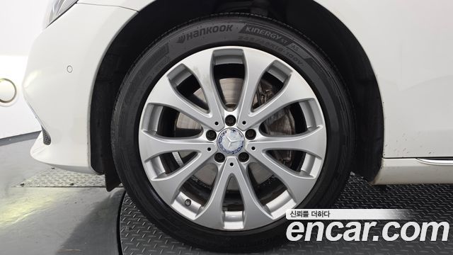 Mercedes-Benz E-Class E300 Exclusive