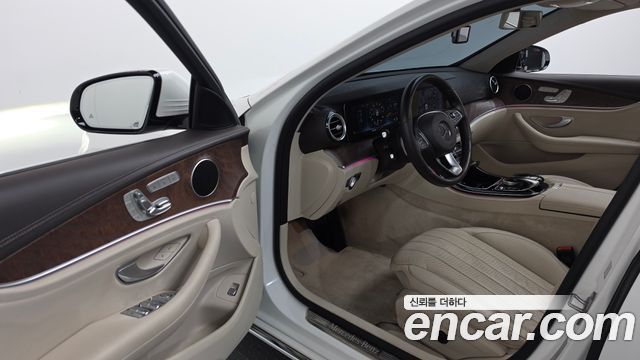 Mercedes-Benz E-Class E300 Exclusive