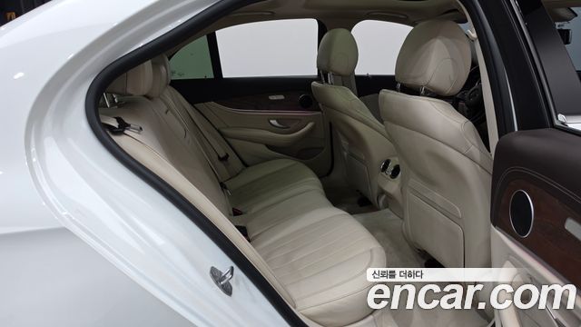 Mercedes-Benz E-Class E300 Exclusive