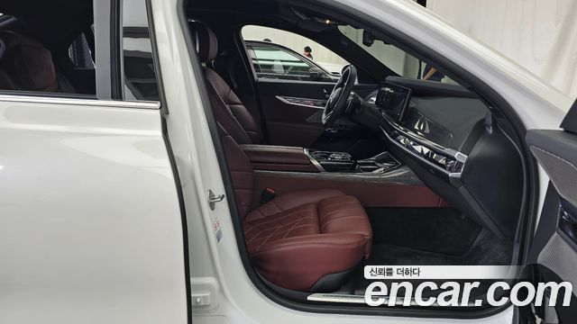 BMW 7-Series 740i sDrive M Sport