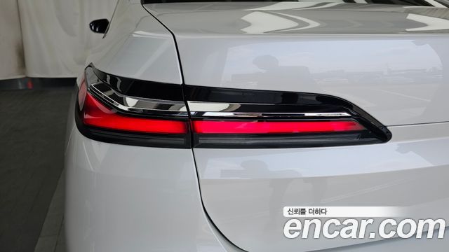 BMW 7-Series 740i sDrive M Sport