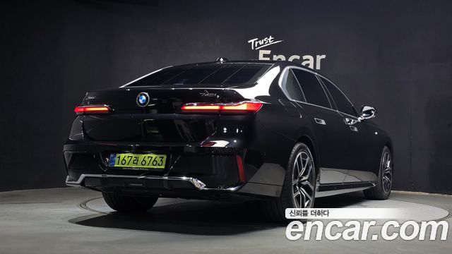 BMW 7-Series 740i xDrive M Sport