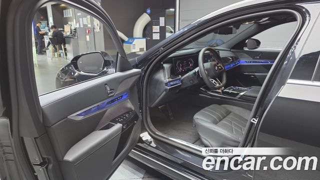 BMW 7-Series 740i xDrive M Sport