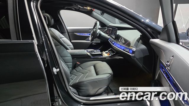 BMW 7-Series 740i xDrive M Sport