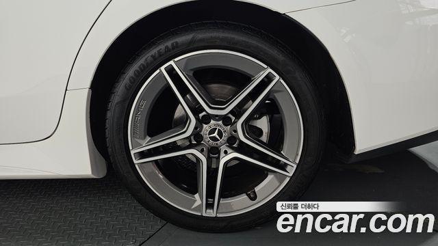 Mercedes-Benz CLS-Class CLS300d AMG Line