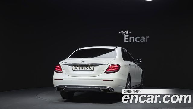 Mercedes-Benz E-Class E300 Avantgarde