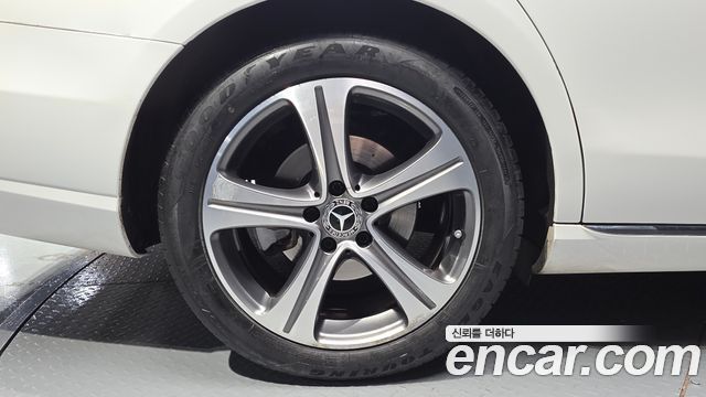 Mercedes-Benz E-Class E300 Avantgarde