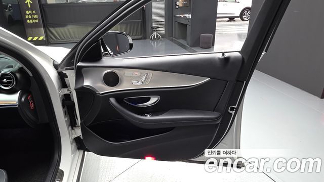 Mercedes-Benz E-Class E300 Avantgarde