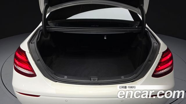 Mercedes-Benz E-Class E300 Avantgarde