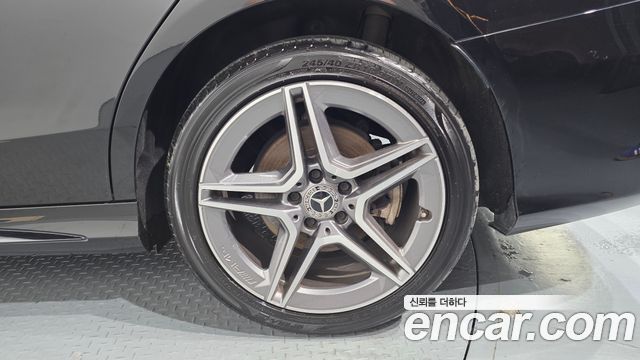 Mercedes-Benz C-Class C200 AMG Line