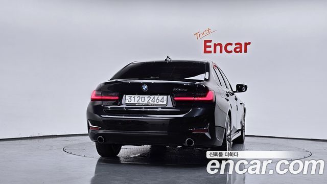 BMW 3-Series 330e Luxury