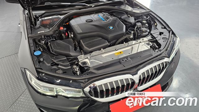 BMW 3-Series 330e Luxury