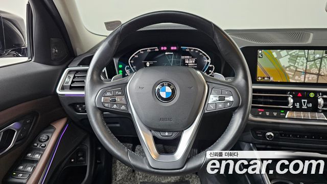 BMW 3-Series 330e Luxury