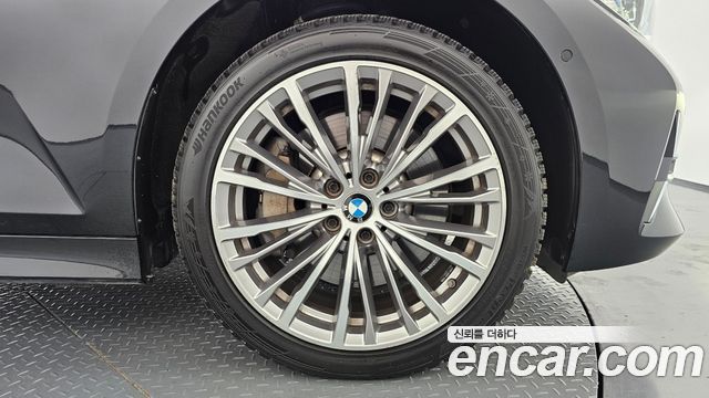 BMW 3-Series 330e Luxury
