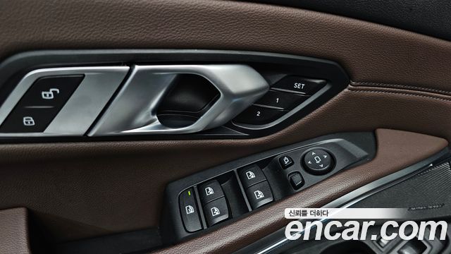 BMW 3-Series 330e Luxury