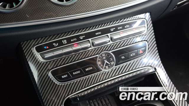 Mercedes-Benz CLS-Class CLS300d AMG Line