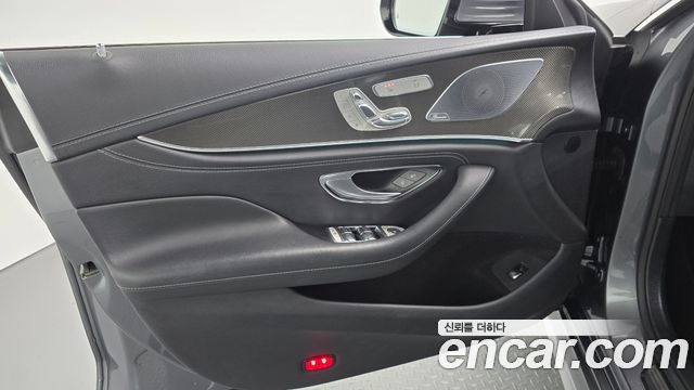 Mercedes-Benz CLS-Class CLS300d AMG Line