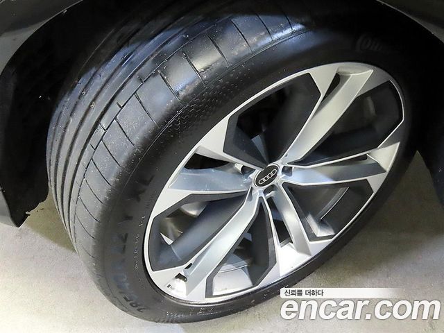 Audi Q8 55 TFSI Quattro Premium