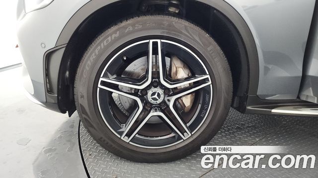 Mercedes-Benz GLC-Class GCL300 4MATIC Coupe