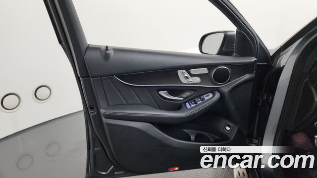 Mercedes-Benz GLC-Class GCL300 4MATIC Coupe